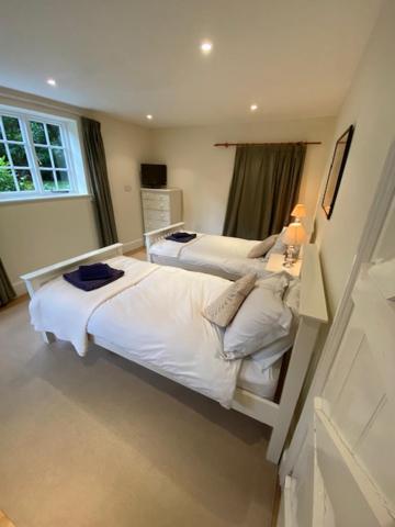 Stunning 3 Bedroom 3 Bath Self Catering Cottage Nr Stonehenge, Longleat, Avebury And Bath - Great Local Village Pub Pewsey ภายนอก รูปภาพ
